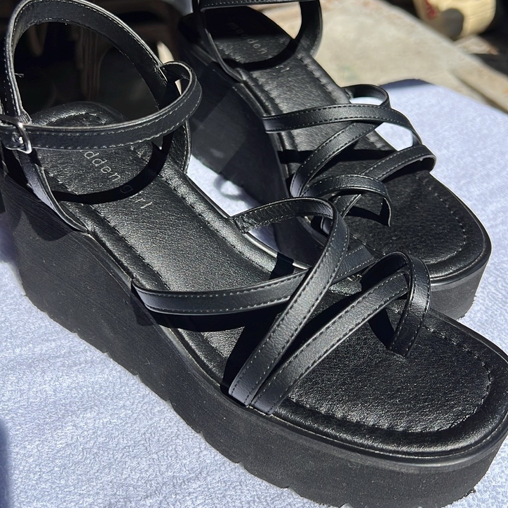 Madden Girl Platform Sandals 8